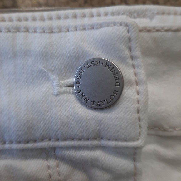 Ann Taylor Y2K Stretchy White Demin Jeans skirt Size 10P EUC - Picture 7 of 7